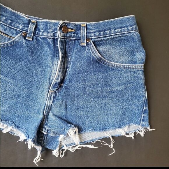 Vintage Lee's Cutoff Jean Booty Shorts - Picture 4 of 10